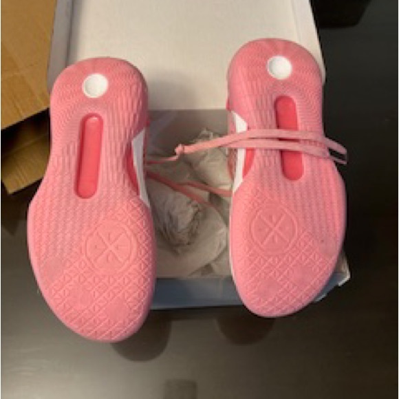 Wade All City 12 Encore basketball (volleyball) sneaker! - Picture 2 of 3